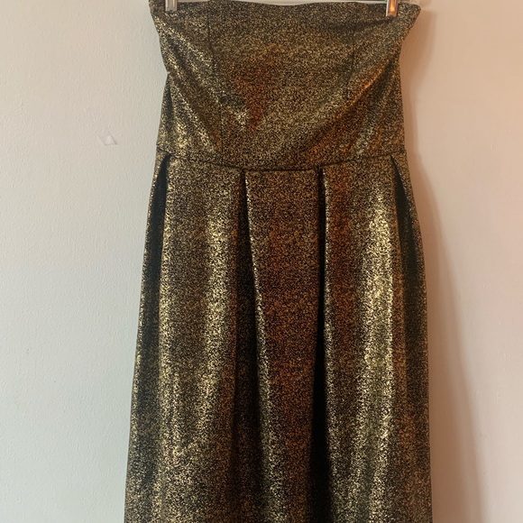 Golden party dress - Picture 2 of 2